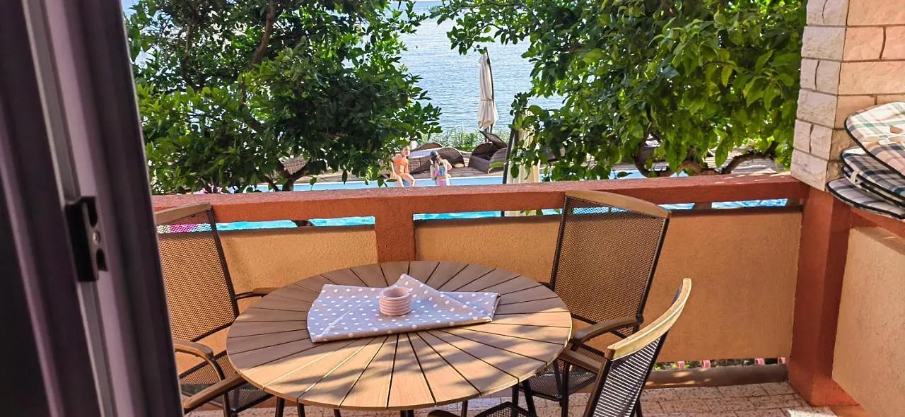 Apartman Hana 2 Banjol Croatia